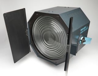 Broncolor Pulso Flooter-S Fresnel
