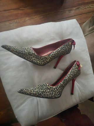 Zapatos tacón alto leopardo