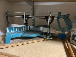 Sierra ingletadora de banco