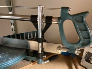 Sierra ingletadora de banco