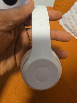 Auriculares inalámbricos blancos