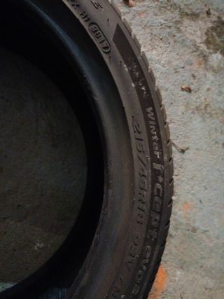 Neumáticos Invierno 215/45R18