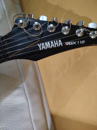 Guitarra Yamaha RGX112 roja - 1987