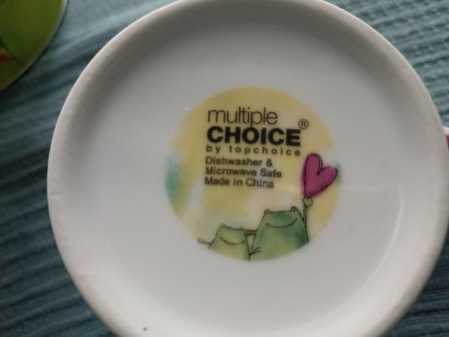 Taza y lata de galletas - ranas