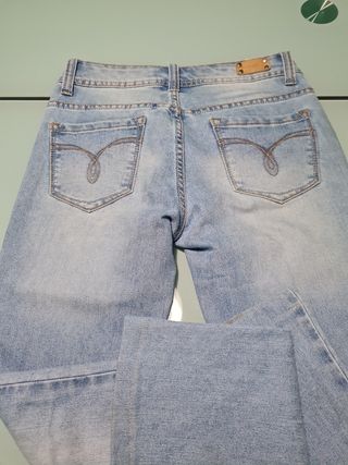 Pantalon elastico acampanado