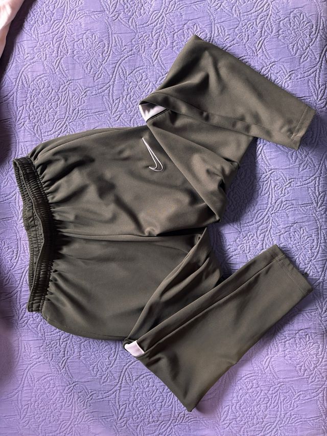 Pantalones Nike Talla M - Verde Oliva