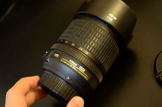 Nikkor 18-105mm f 3.5-5.6G VR + parasol HB-32