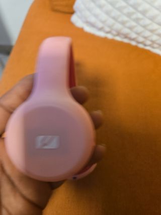 Auriculares inalámbricos rosa-rojo