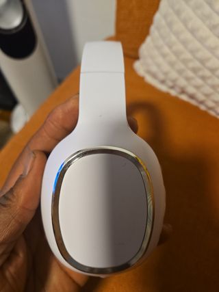 Auriculares inalámbricos blancos