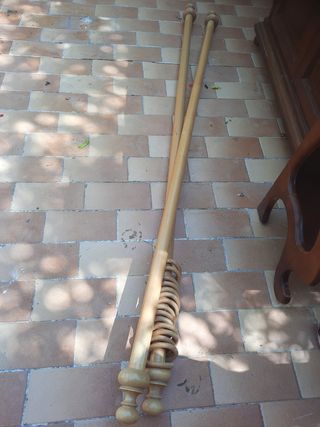Palos de cortinas de madera beige