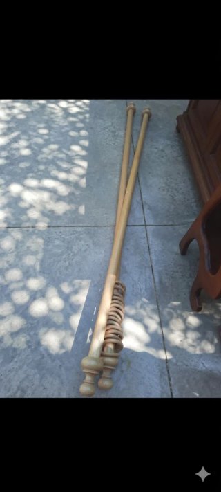 Palos de cortinas de madera beige
