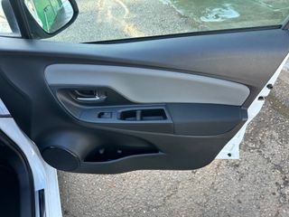 TOYOTA Yaris1.5 100H Active hybrid -Impecable !!