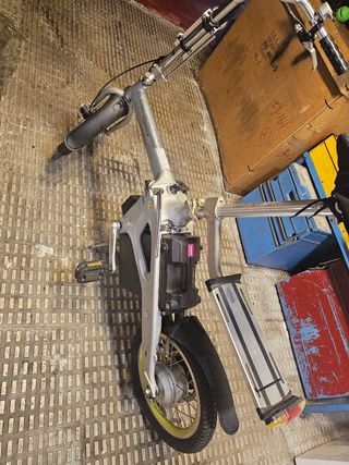 Bicicleta eléctrica plegable
