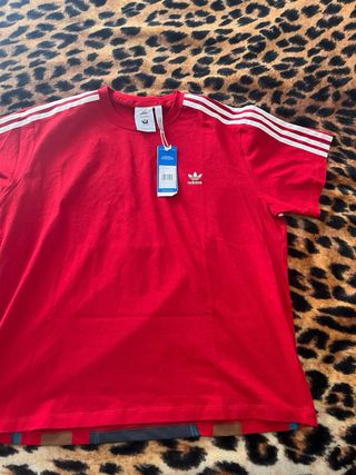 Camiseta Adidas x Thebe Magugu roja