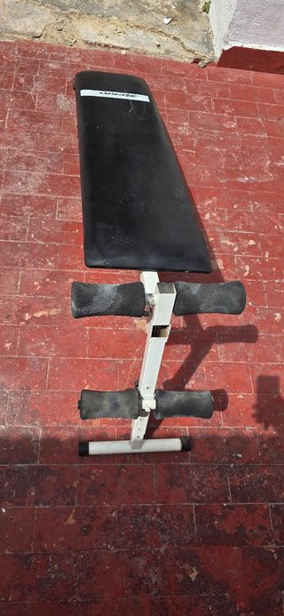 Pesas y banco musculación