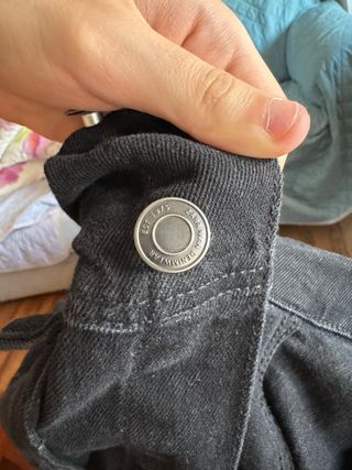Chaqueta vaquera Zara negra con diseño