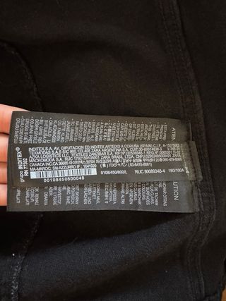 Chaqueta vaquera Zara negra con diseño