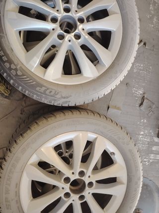 4 Llantas mercedes con neumáticos de invierno 