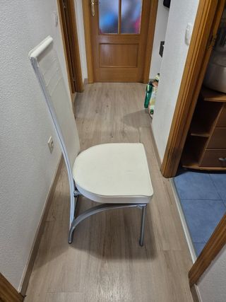 Tavolo e sedie da pranzo allungabili marroni