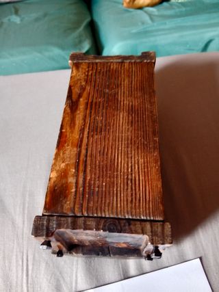 Baúl madera tallada antiguo