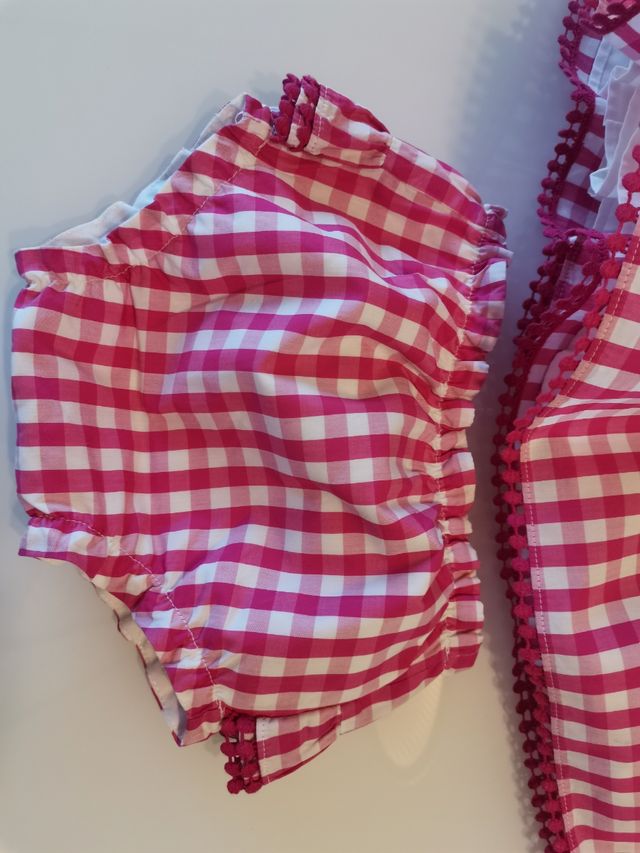 Vestido con braguita cuadros rosa. Tizzas