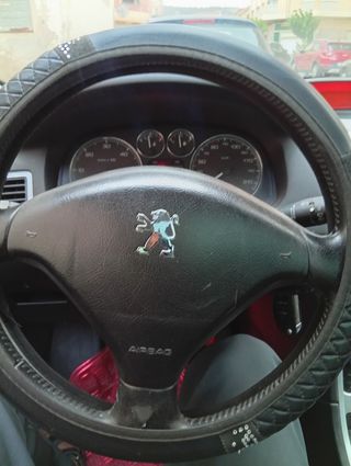 Peugeot 307    añio 2005 niguciable