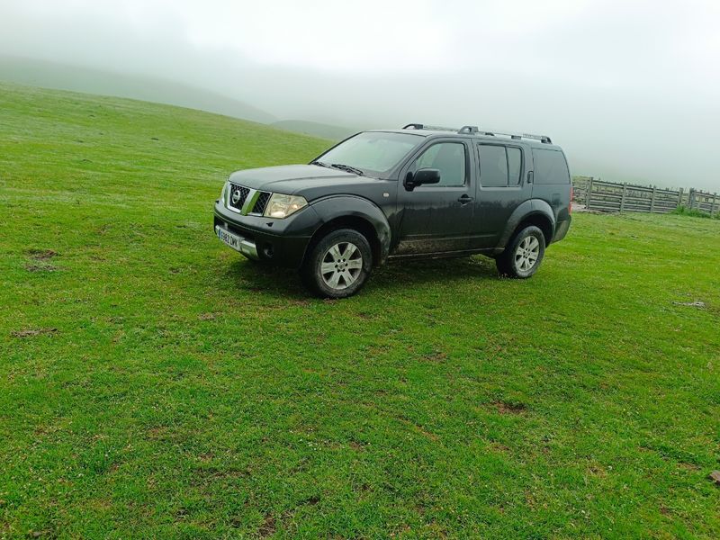 Nissan Pathfinder 2005 - foto 1