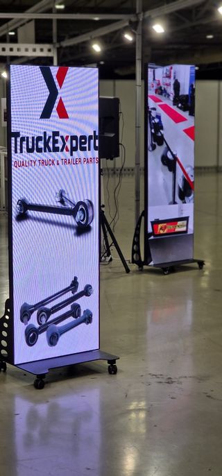 Totem pantalla LED publicidad alquiler Eventos