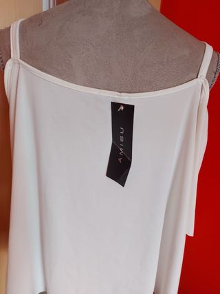 Blusa blanca de tirantes – fluida, fresca y favore