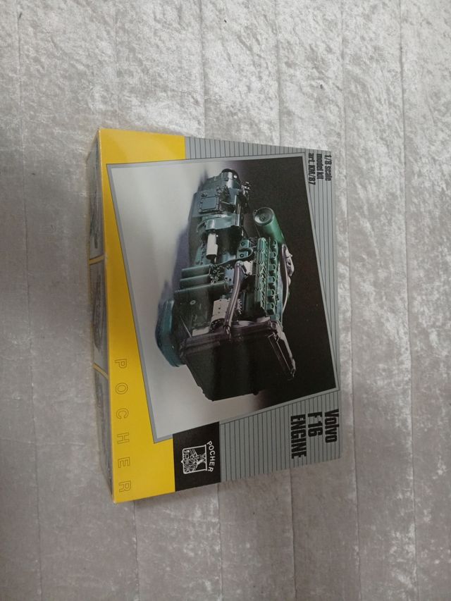Maqueta motor Volvo F16 1:8 Pocher