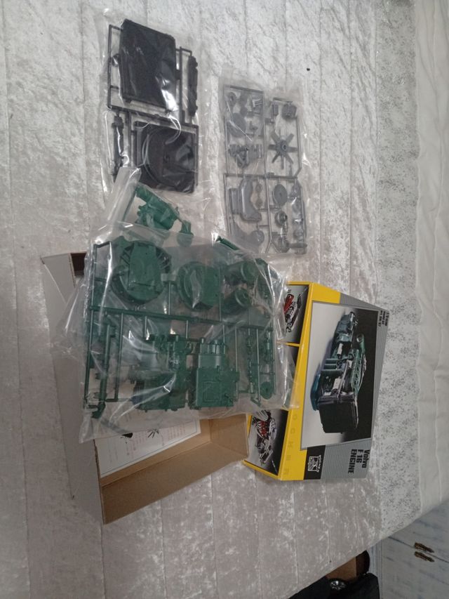 Maqueta motor Volvo F16 1:8 Pocher
