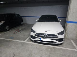 Plaza parking coche grande