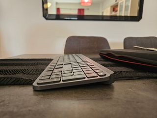 Logitech MX Keys + Case
