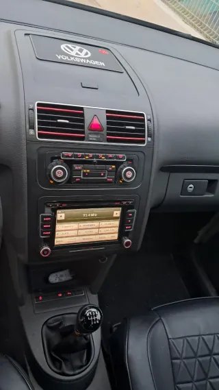 Volkswagen Touran 2011