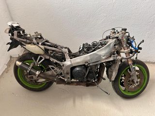 Kawasaki ZXR 750 L1 de segunda mano por 2.200 EUR en Ermua en WALLAPOP