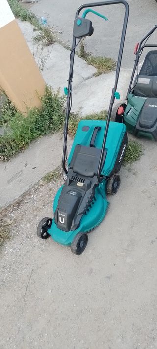 Kit jardinería: cortasetos, desbrozadora y rastril