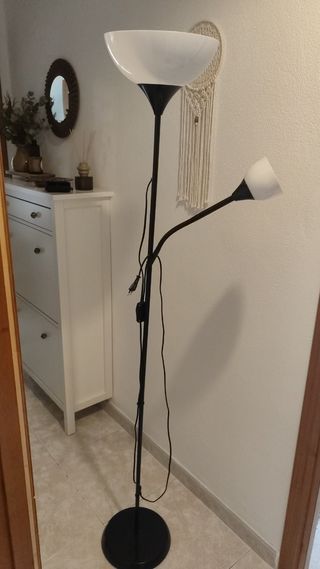 Lampara de pie con luz auxiliar