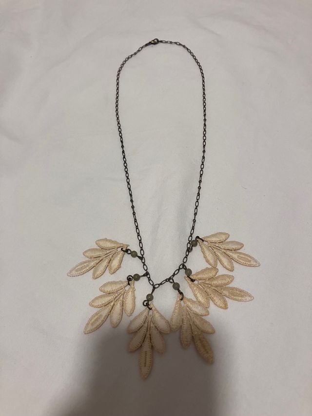 Collar LE MOULIN JOLY beige