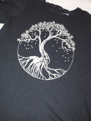 Camiseta negra árbol de la vida