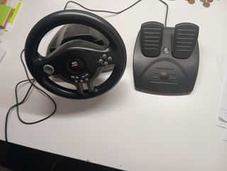 Nintendo Switch + 4 juegos + Volante + maletín