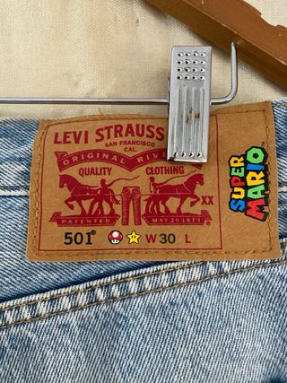 LEVIS SUPER MARIO