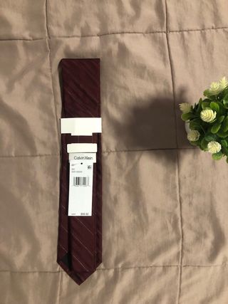 Corbata Calvin Klein marrón