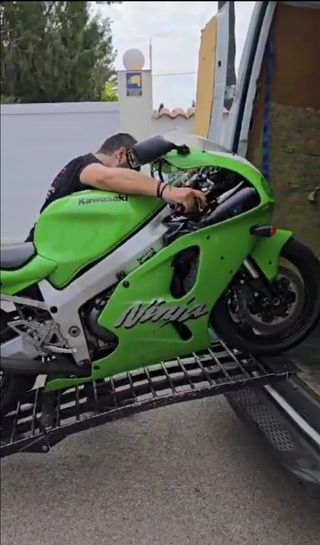 Kawasaki ZX7R - Moto Impecable