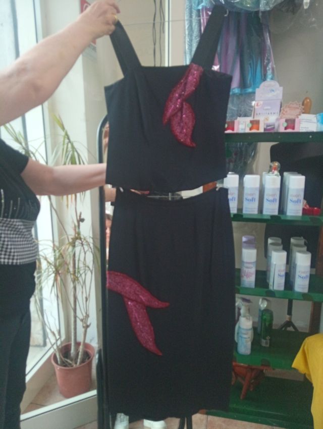 Completo nero paillettes rosa taglia 46