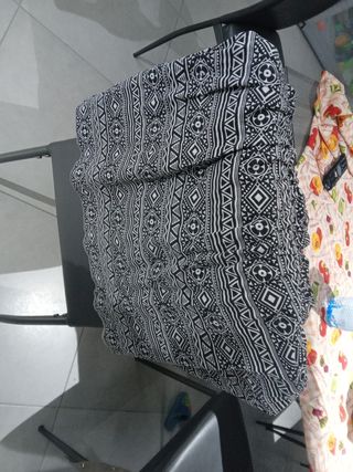 Minigonna vintage con varie geometrie disegnate