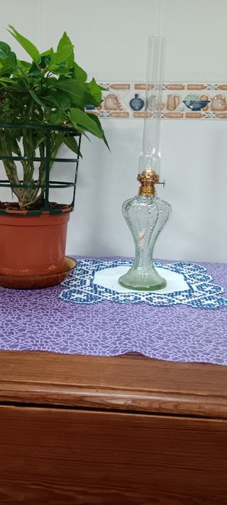 Quinqué de cristal antiguo