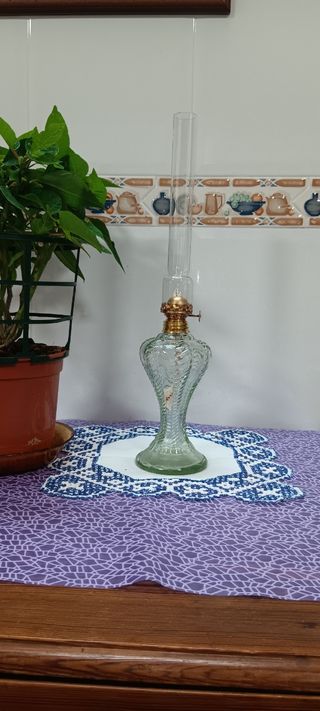 Quinqué de cristal antiguo