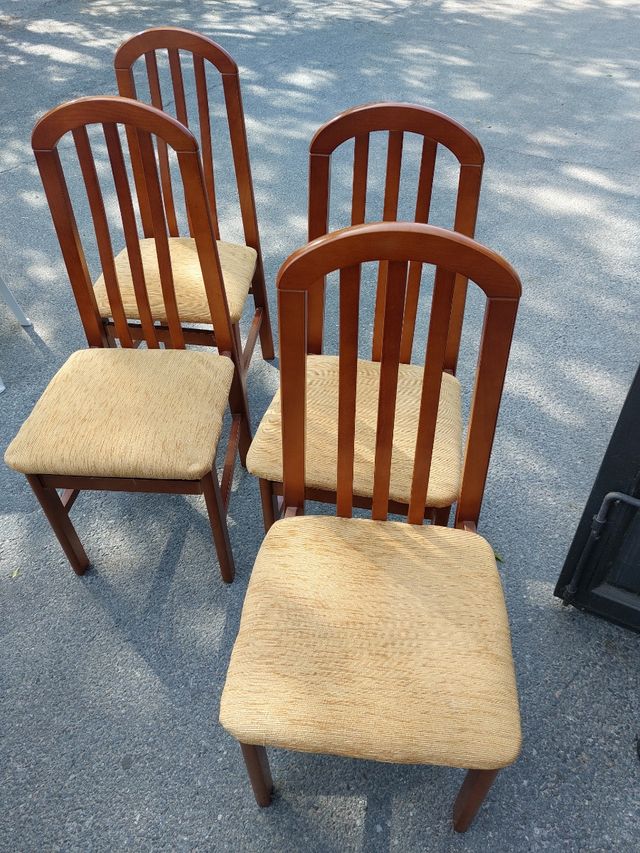 4 sillas madera maciza, color cerezo