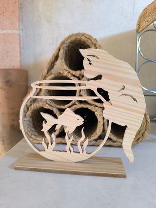 Figura gato y pecera madera