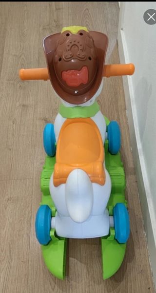 Caballito correpasillos y balancín Chicco 